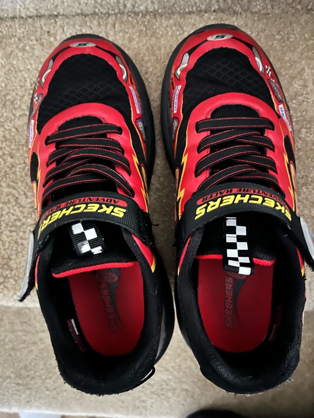 Great Condition Big Boys Skechers Red & Black Lightning Race Sneakers Size 4